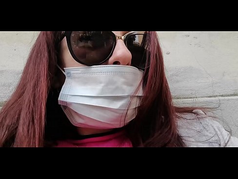 ❤️ Nicoletta vinga-se do seu vizinho e faz chichi na sua garagem (Especial Covid19 Quarentena Italiana) ❤❌ Porno em nós