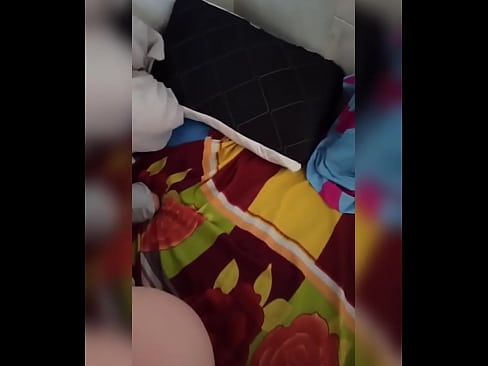 ❤️ A minha colega de quarto fica sozinha em casa porque o seu marido vai de férias e eu aproveito a oportunidade para a foder e encher-lhe o cu de leite ❤❌ Porno em nós